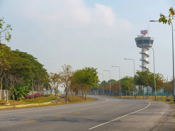 Aeronautical Radio Tower Curve Road Airport Area — Stock Photo, Image