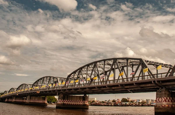 Wielka Sceneria Widok Popołudniowy Phra Phuttha Yodfa Bridge Memorial Bridge — Zdjęcie stockowe