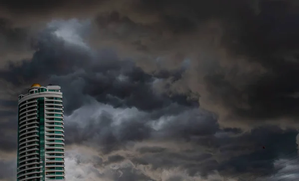 Skyscrapers City Dark Clouds Thunderstorm — Stock Photo, Image