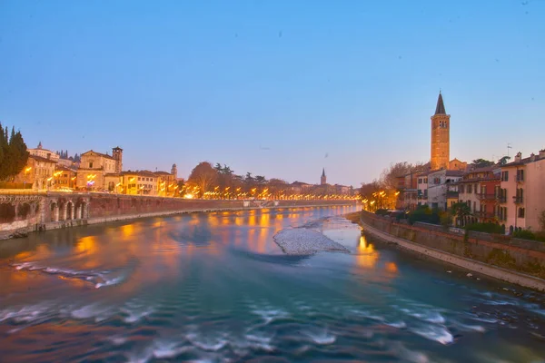 Ponte Pietra Verona Kvällen — Stockfoto