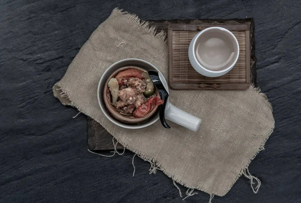 Çin Mutfağı Ekşi Tatlı Soslu Kızarmış Balık Lezzetli Görünüyor — Stok fotoğraf