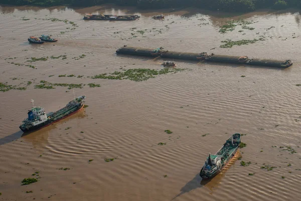 Buques Carga Medio Del Río Chao Phraya Muchos Barcos Atracaron —  Fotos de Stock
