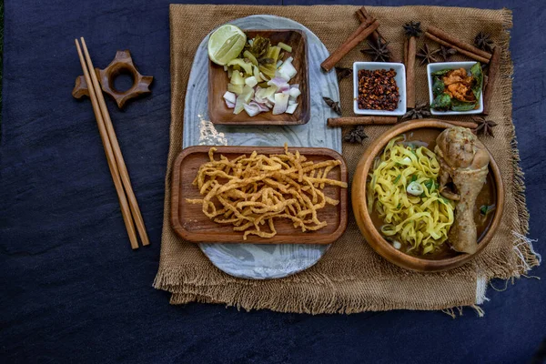 Northern Style Curried Noodle Soup Coconut Milk Khao Soi Traditional — Stockfoto