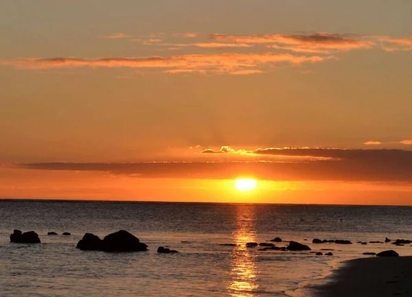 Skaliste Wybrzeże Oceanu Indyjskiego Zachodzie Słońca Mauritius — Zdjęcie stockowe
