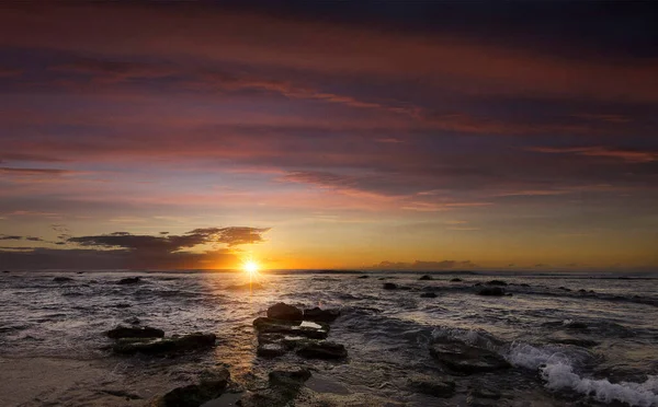 Schilderachtige Rotsachtige Kust Van Indische Oceaan Bij Zonsondergang Mauritius — Stockfoto