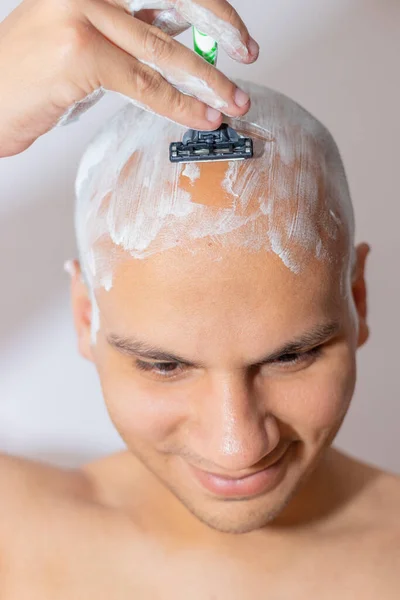 Man Shaving His Head Using White Foam — Stock Photo, Image