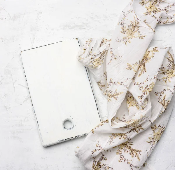 Rectangular White Cutting Board White Textile Tablecloth — Stock Photo, Image