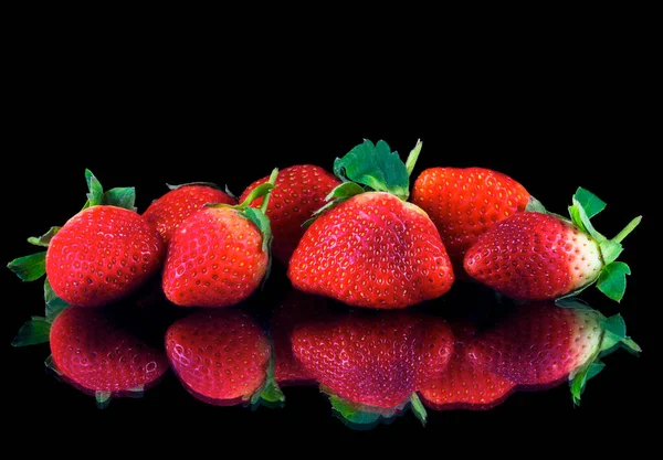 Gruppe Von Erdbeeren Nahaufnahme — Stockfoto