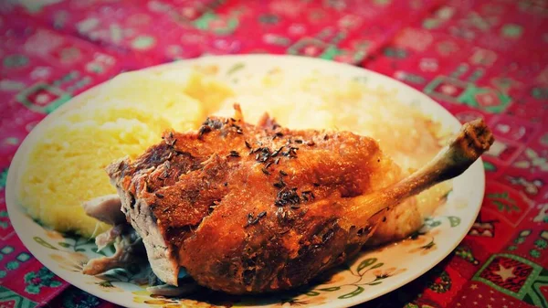 Pato Assado Pratos Tchecos Tradicionais Deliciosos Carne Repolho Bolinhos Almoço — Fotografia de Stock