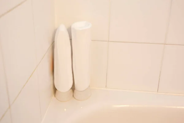 Biały Papier Toaletowy Rolki Łazience — Zdjęcie stockowe