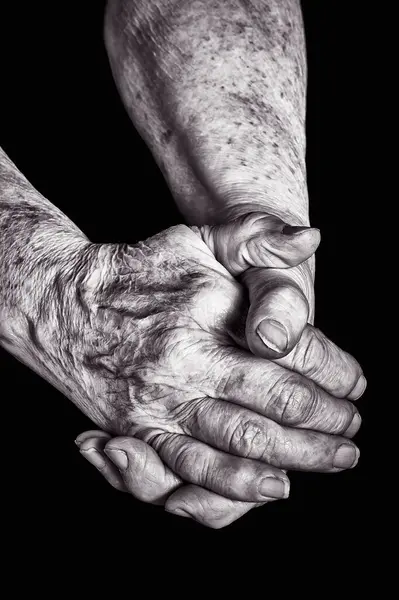 Starszy Człowiek Ręce Góry — Zdjęcie stockowe