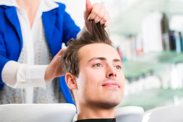 Hairdresser Advice Man Haircut Barbershop — Stock Photo, Image