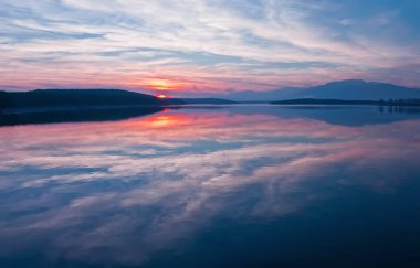 Gökyüzünde güzel bulutlar, bulutlu arkaplan 