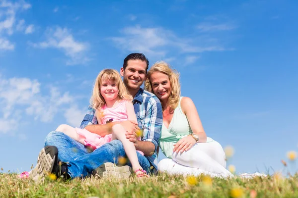 Mother Father Child Sitting Open Air — Stock Photo, Image