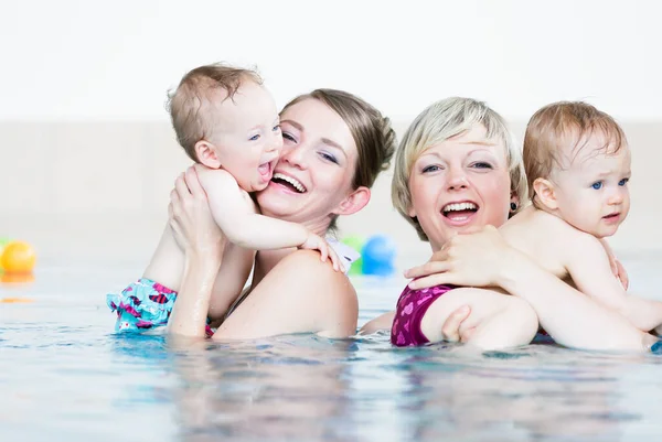 Mothers Little Children Having Fun Baby Swim Lesson — Stock Photo, Image