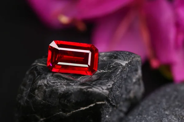 Red Gemstone Close View Beauty Shot — Stockfoto