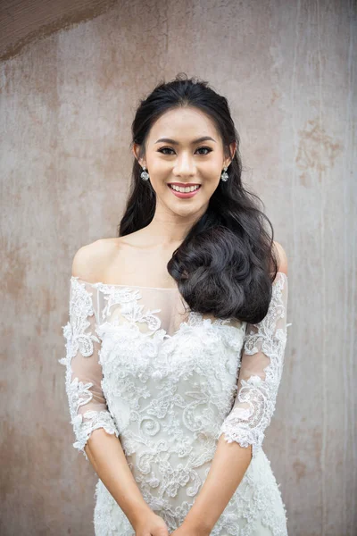 stock image Portrait of young asian woman in wedding dress