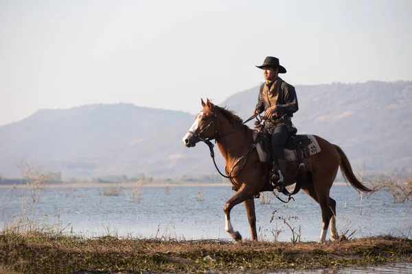 Cowboy Riding Horse Sunset — Stock Photo, Image