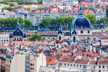 Lyon şehrinin çatıları 