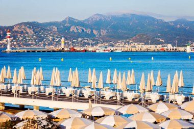 Cannes şehrindeki deniz fenerleri 