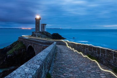 Petit Minou Deniz Feneri 'nin manzaralı çekimi