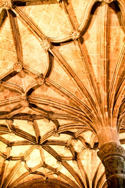 Арки Монументальні Колони Церкви Санта Марія Белем — стокове фото