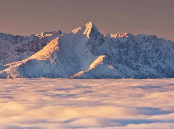 Пейзаж Снежных Гор — стоковое фото