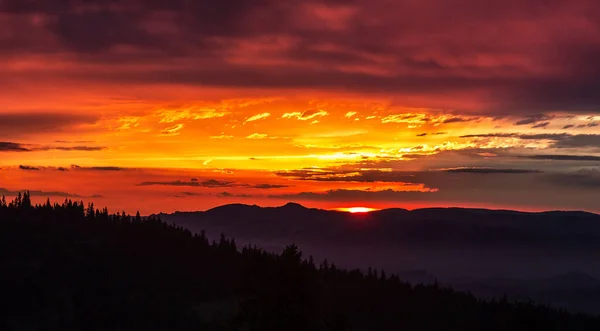 Widok Góry Podczas Zachodu Słońca — Zdjęcie stockowe