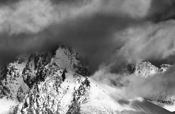 Paisaje Montañas Nevadas Blanco Negro — Foto de Stock