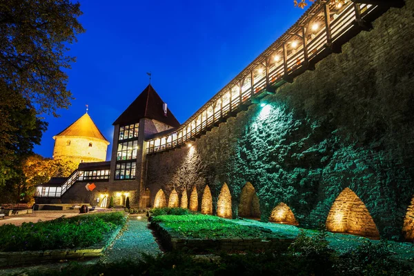 Ściany Tallina Nocy — Zdjęcie stockowe