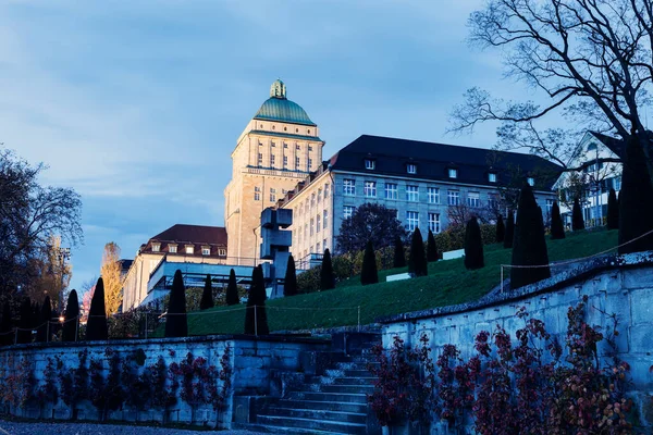 Цюрихский Университет Сумерках — стоковое фото