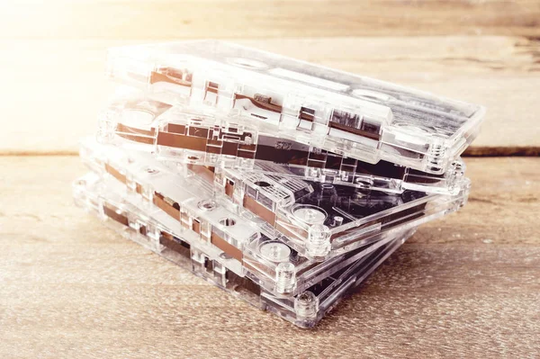 Tonbandkassette Auf Holztisch — Stockfoto