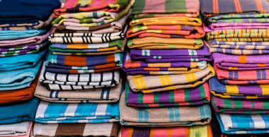 Gözleme geleneksel kadın eşarp nakış ile