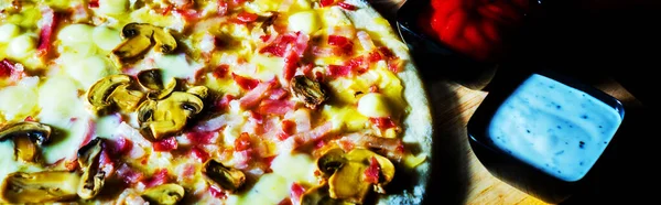 Close Shot Delicious Italian Pizza — Foto Stock