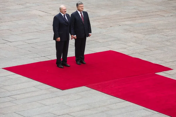 Petro Poroshenko和白俄罗斯总统亚历山大 卢卡申科 — 图库照片