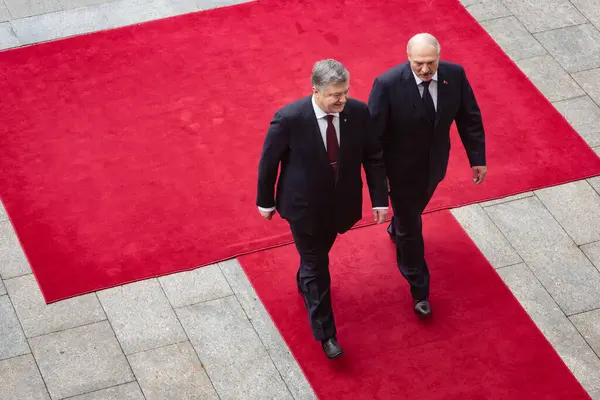 Петр Порошенко Президент Беларуси Александр Лукашенко — стоковое фото