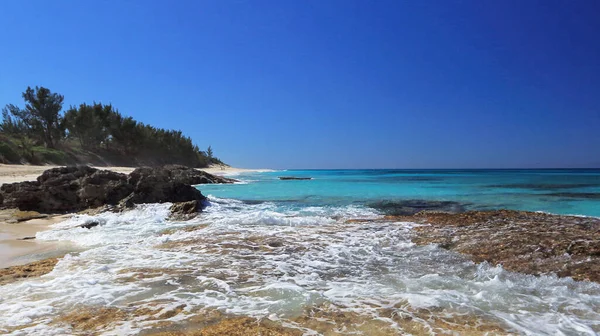 Schöner Strand Auf Den Bahamas Und Blauer Himmel — Stockfoto