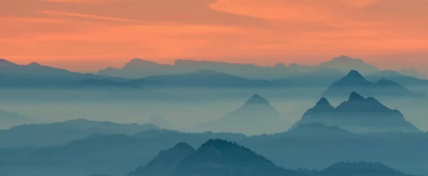 Paisagem Montanhas Durante Pôr Sol — Fotografia de Stock