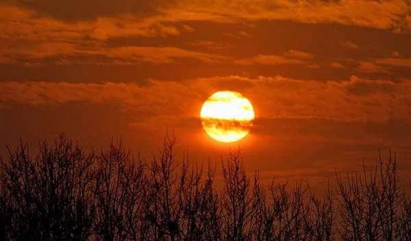 Scénický Záběr Krásné Dramatický Západ Slunce Pozadí — Stock fotografie