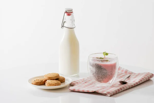 Budino Chia Con Yogurt Bacche Vetro — Foto Stock