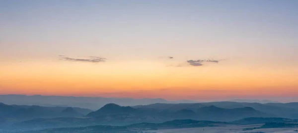 Краєвид Красивих Гір Під Час Заходу Сонця — стокове фото