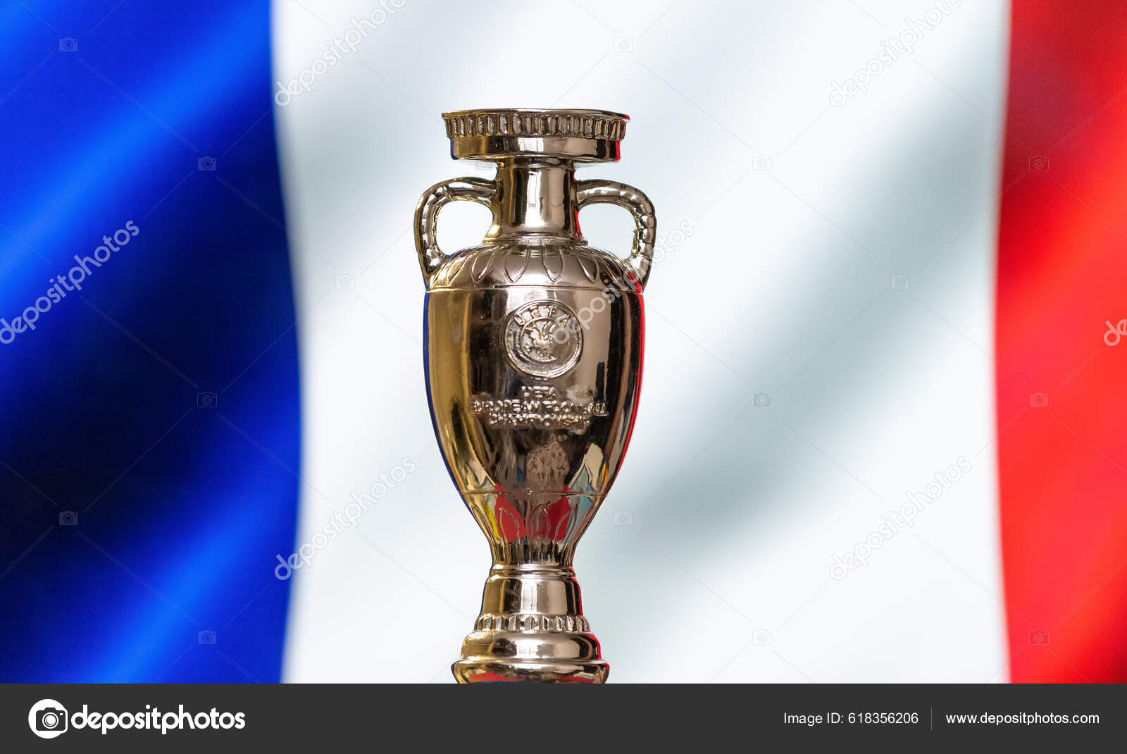 Championnat D'europe Football Coupe Trophée — Photo éditoriale © YAY_Images  #618356206