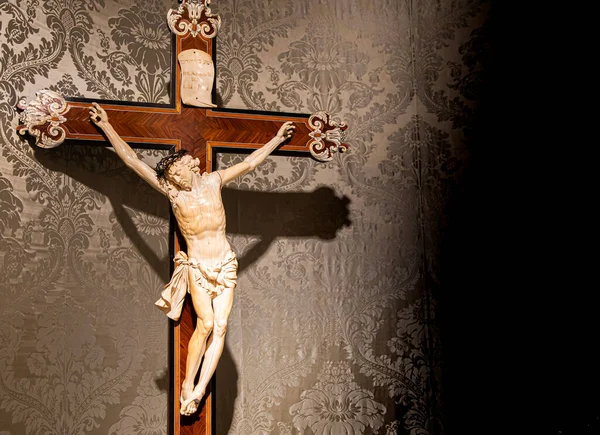 Gammalt Krucifix Trä Och Elfenben Jesus Kristus Symbol För Uppståndelse — Stockfoto