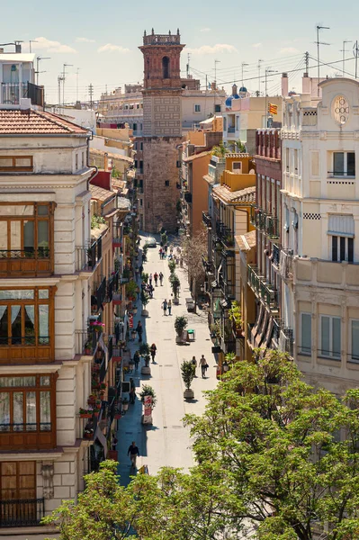 Uitzicht Binnenstad Van Valencia Met Mensen Die Straat Lopen Daken — Stockfoto