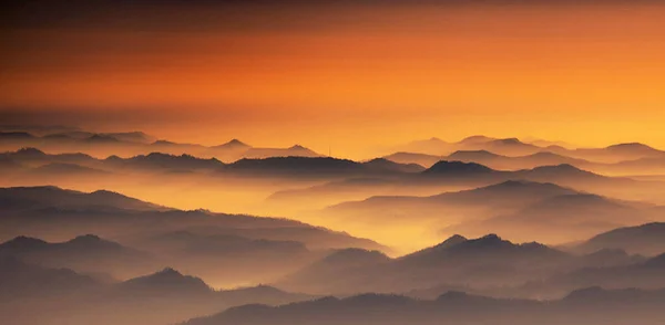 Landschaft Der Berge Bei Sonnenuntergang — Stockfoto