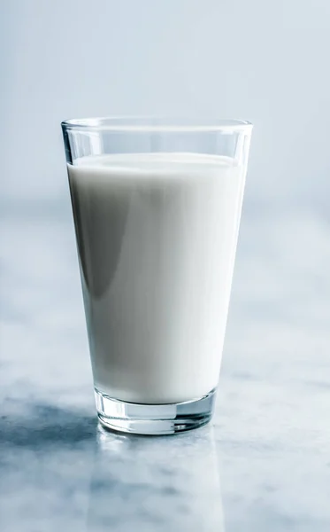 Всесвітній День Молока Повний Стакан Мармуровому Столі — стокове фото