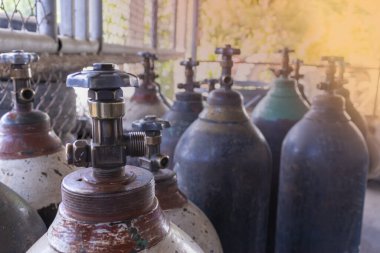 Asetilen ve gazlı çelik depolama tankları