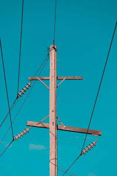 大きな送電塔だ 電気ケーブル — ストック写真