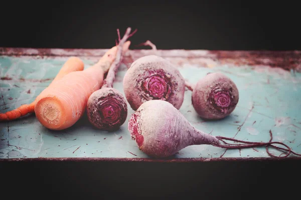 新鮮な野菜ニンジンとビート — ストック写真