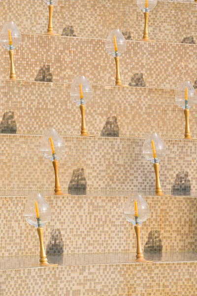Γυάλινες Θήκες Για Κεριά Στον Βουδισμό — Φωτογραφία Αρχείου